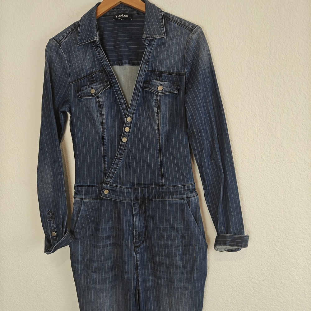 Bebe Denim Pinstripe Jumpsuit Sz 28 (US 6) V-Neck Button Chic Utility One-piece - Picture 5 of 16